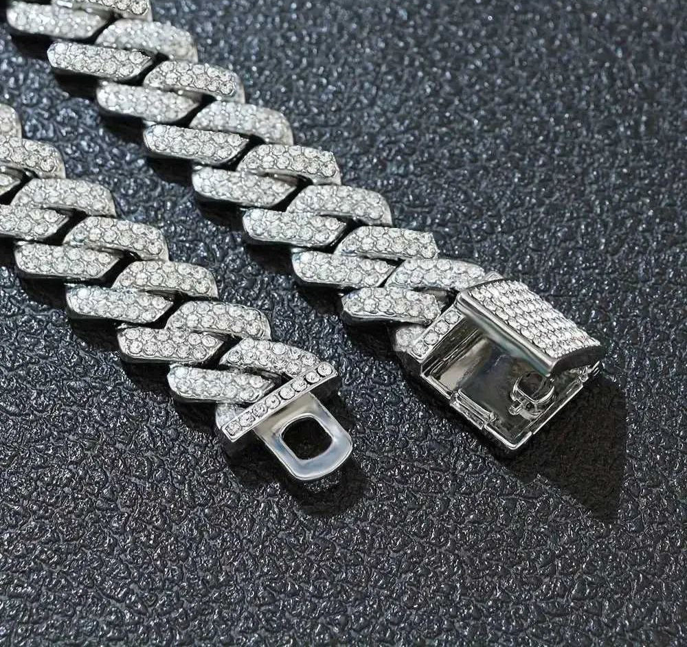 Men’s Luxury Iced Cuban Link Bracelet – Silver Diamond Finish Printeraa